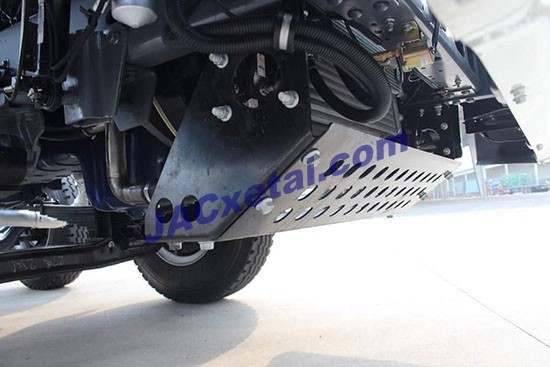 chắn bùn két nước jac 5 chan 21.7 tan
